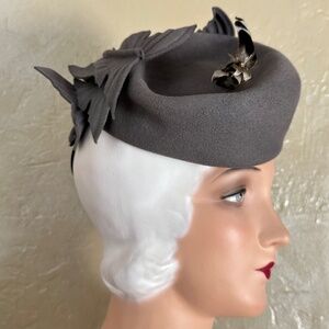 FANCY 1930s' GRAY TILT HAT + FELT "BIRDS" + FEATHER BUTTERFLY + "O" RING